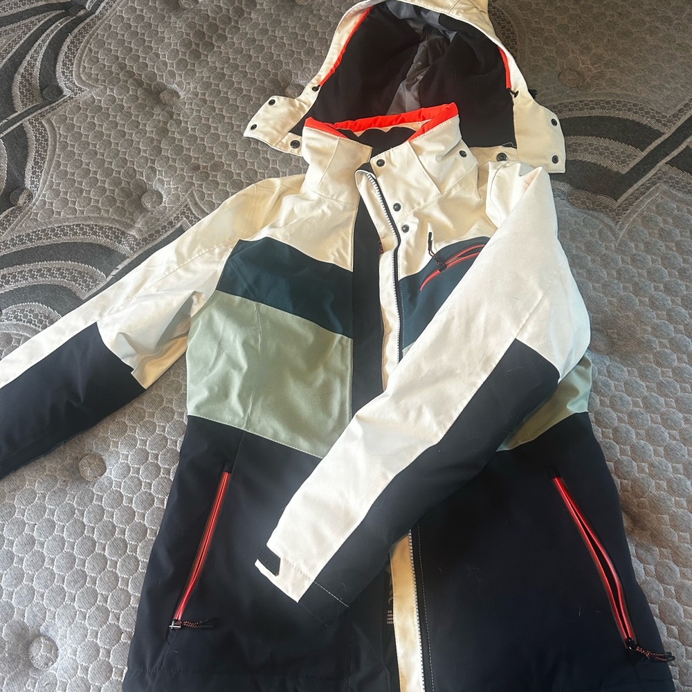 Black and White Ski Jacket with Weather-Resistant Hood